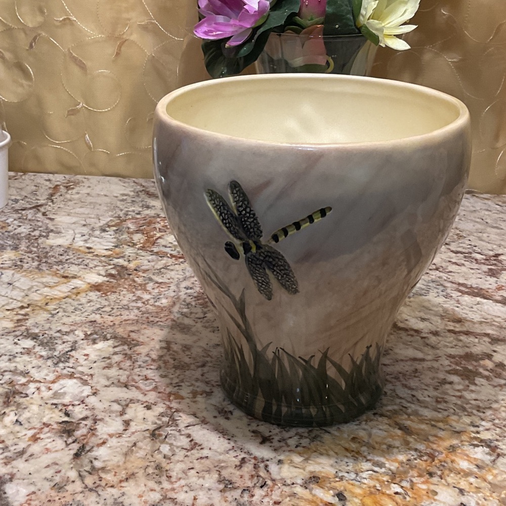 Elegant Dragonfly Vase in Cream and Green